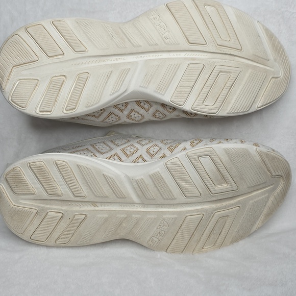 APL Cream and Gold Athletic Shoes - Picture 9 of 14